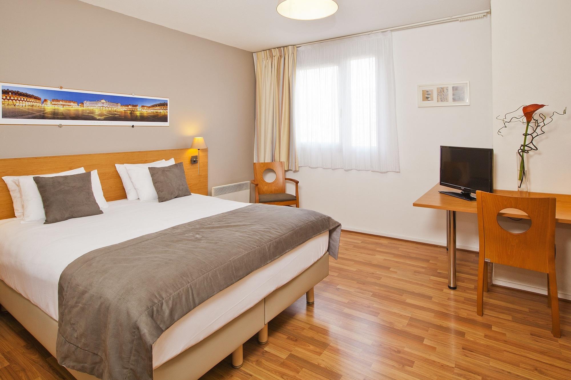 Sejours & Affaires Toulouse De Brienne Aparthotel Buitenkant foto