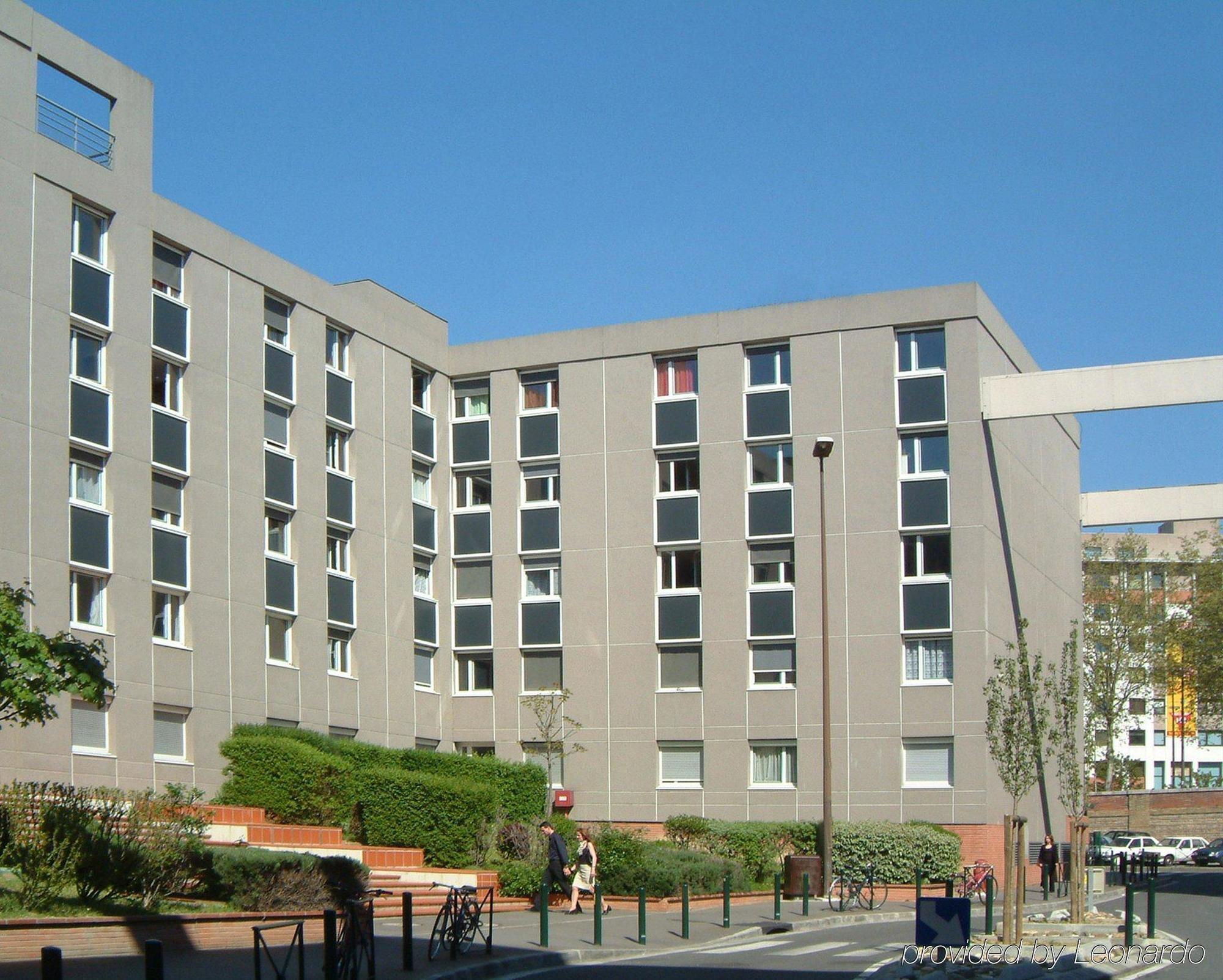 Sejours & Affaires Toulouse De Brienne Aparthotel Buitenkant foto