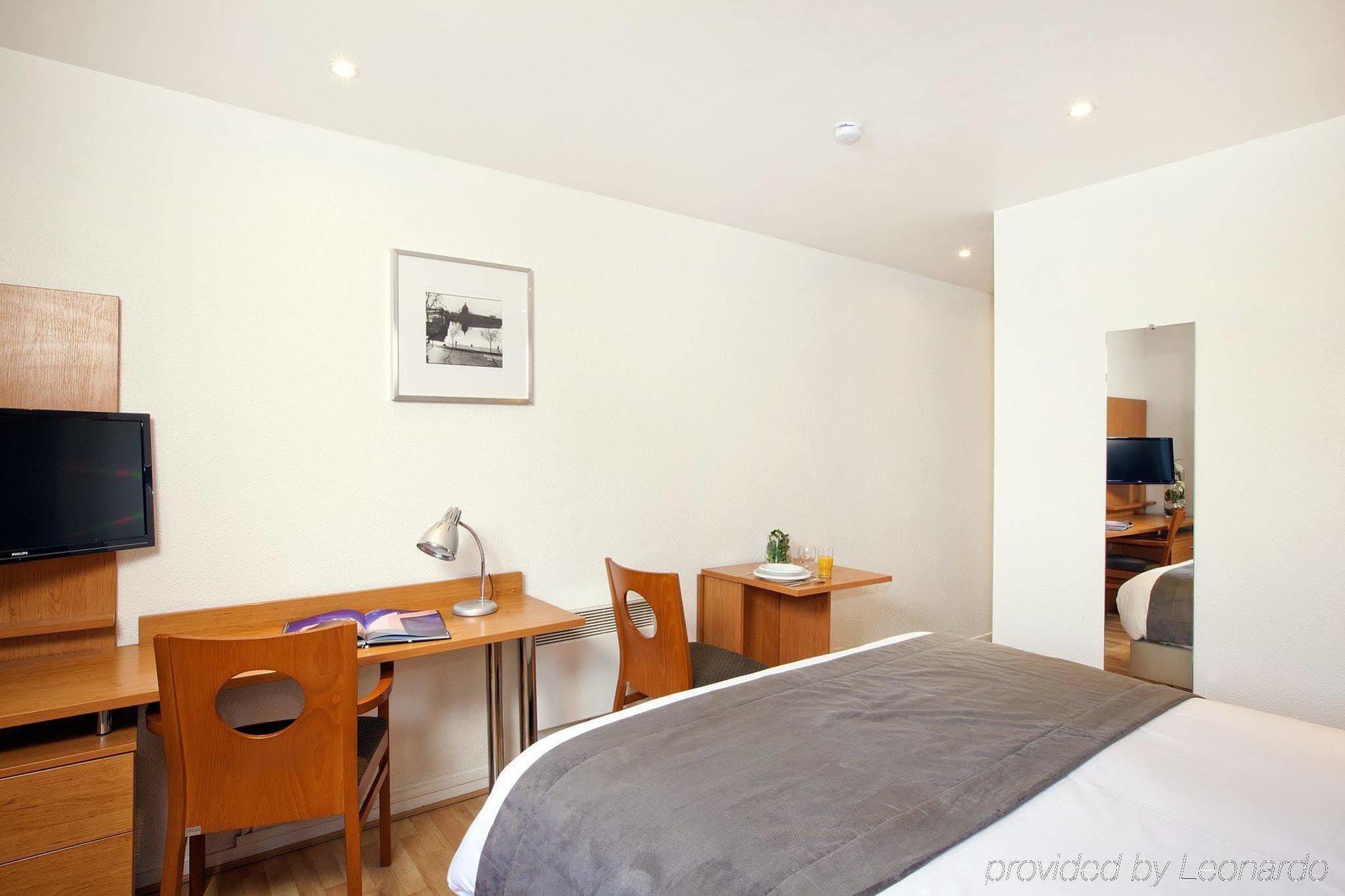 Sejours & Affaires Toulouse De Brienne Aparthotel Buitenkant foto