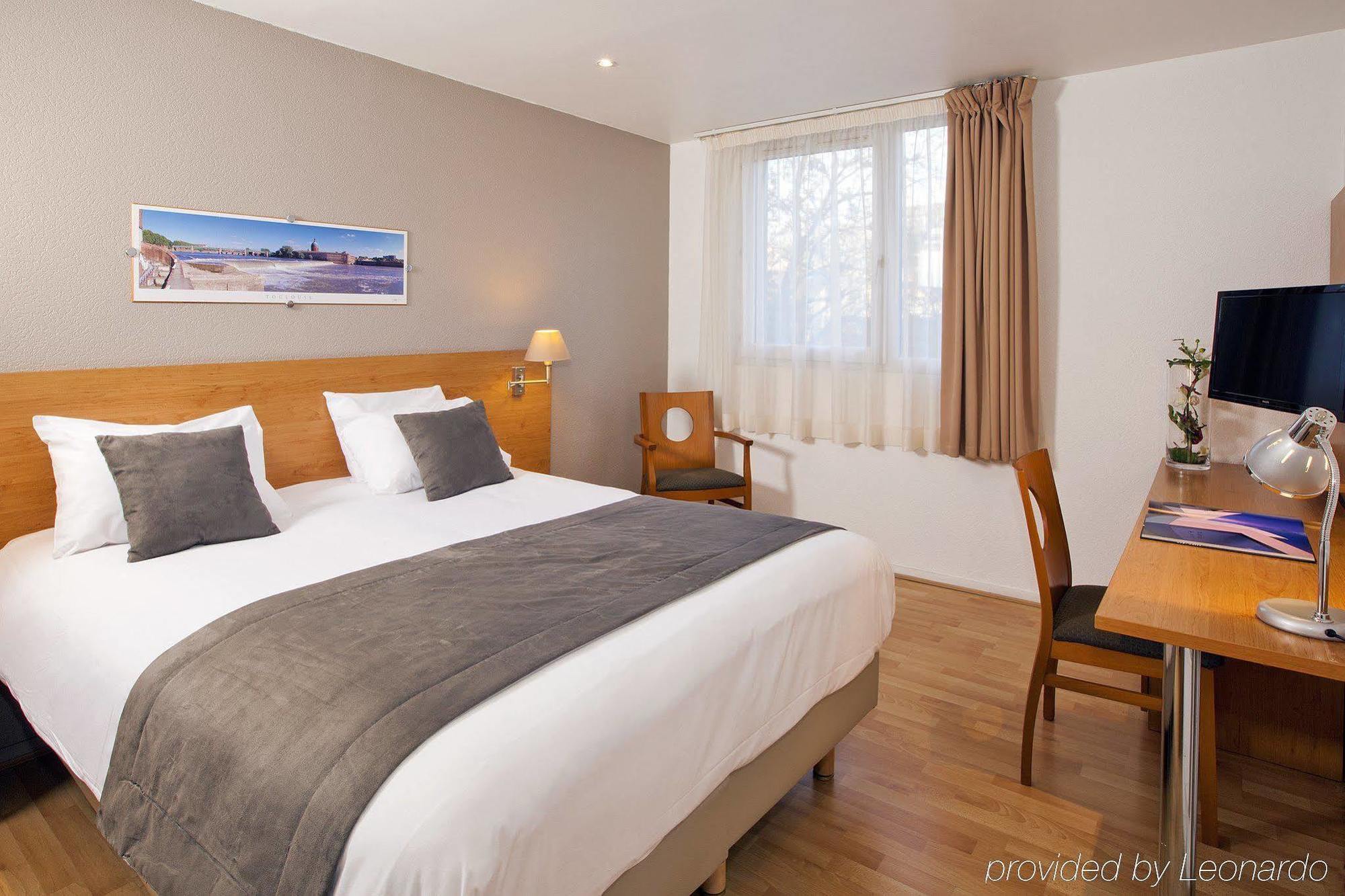 Sejours & Affaires Toulouse De Brienne Aparthotel Buitenkant foto