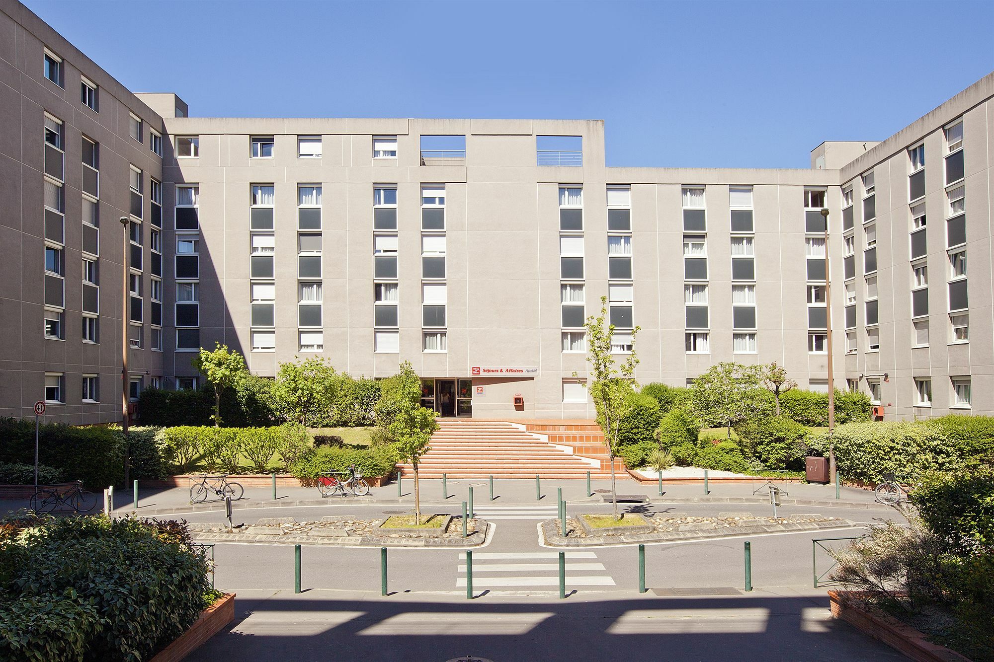 Sejours & Affaires Toulouse De Brienne Aparthotel Buitenkant foto